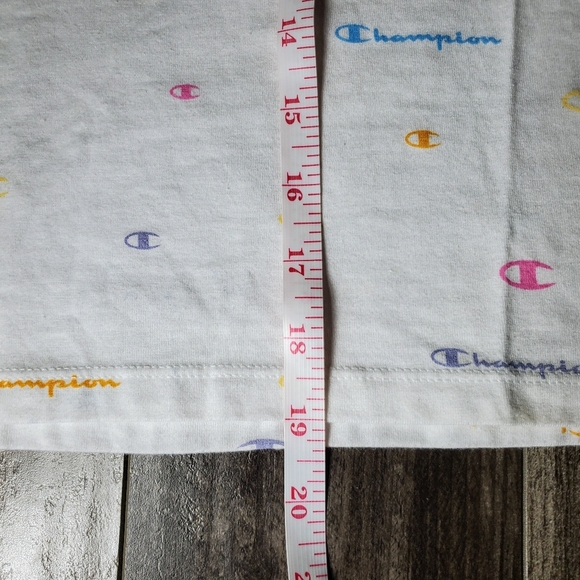 Champion Women's Cropped White Mult-Color Logo Print T-Shirt Size Small EUC - Picture 6 of 15